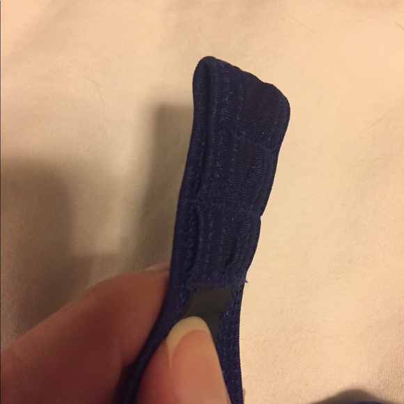 🚫🚫SOLD🚫🚫Victoria's Secret bikini top - Picture 3 of 3